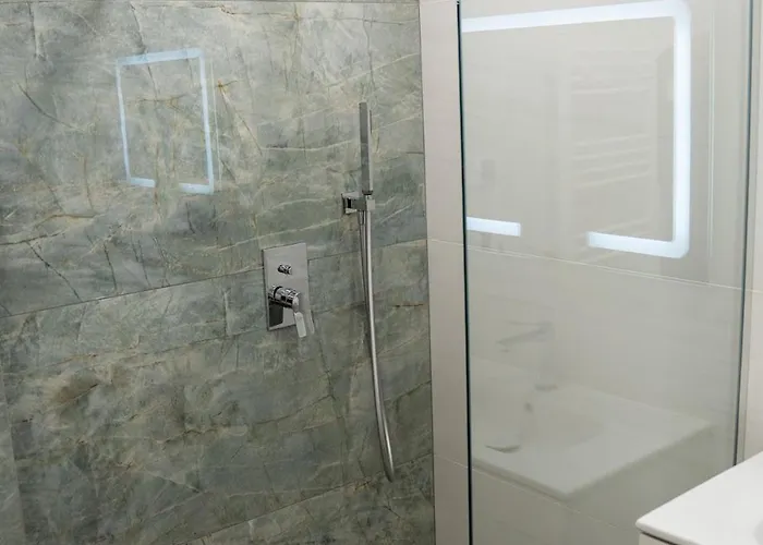 Casa شقة فارنا